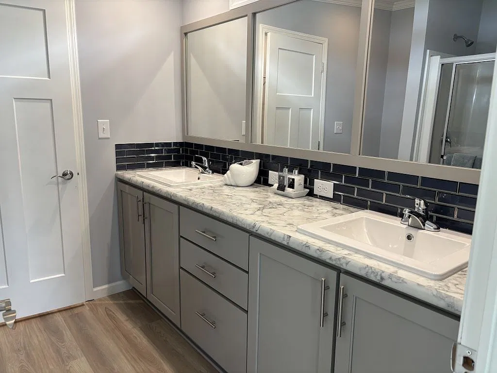 3 bed, 2.0 bath, 1608 sqft, $2,199 — Photo 3