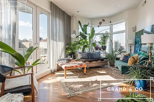 Rented by Grand & Co. | media 32