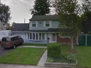 36 Cactus Rd, Levittown, PA 19057