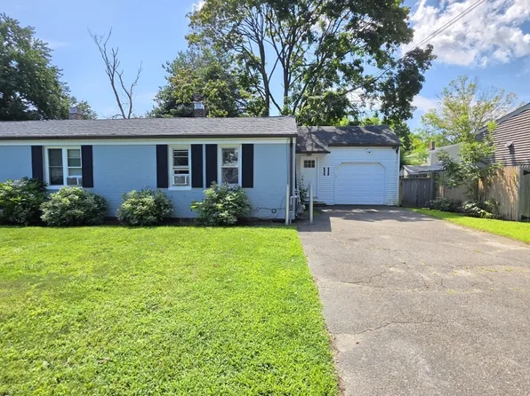 11 Knapps Park Drive, Fairfield, CT 06825