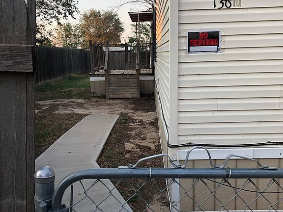 3rd image of 136B Loma Linda Ln
