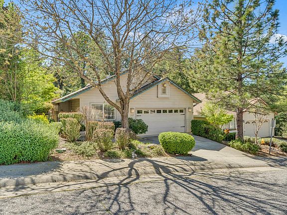 3rd image of 207 Incline Dr
