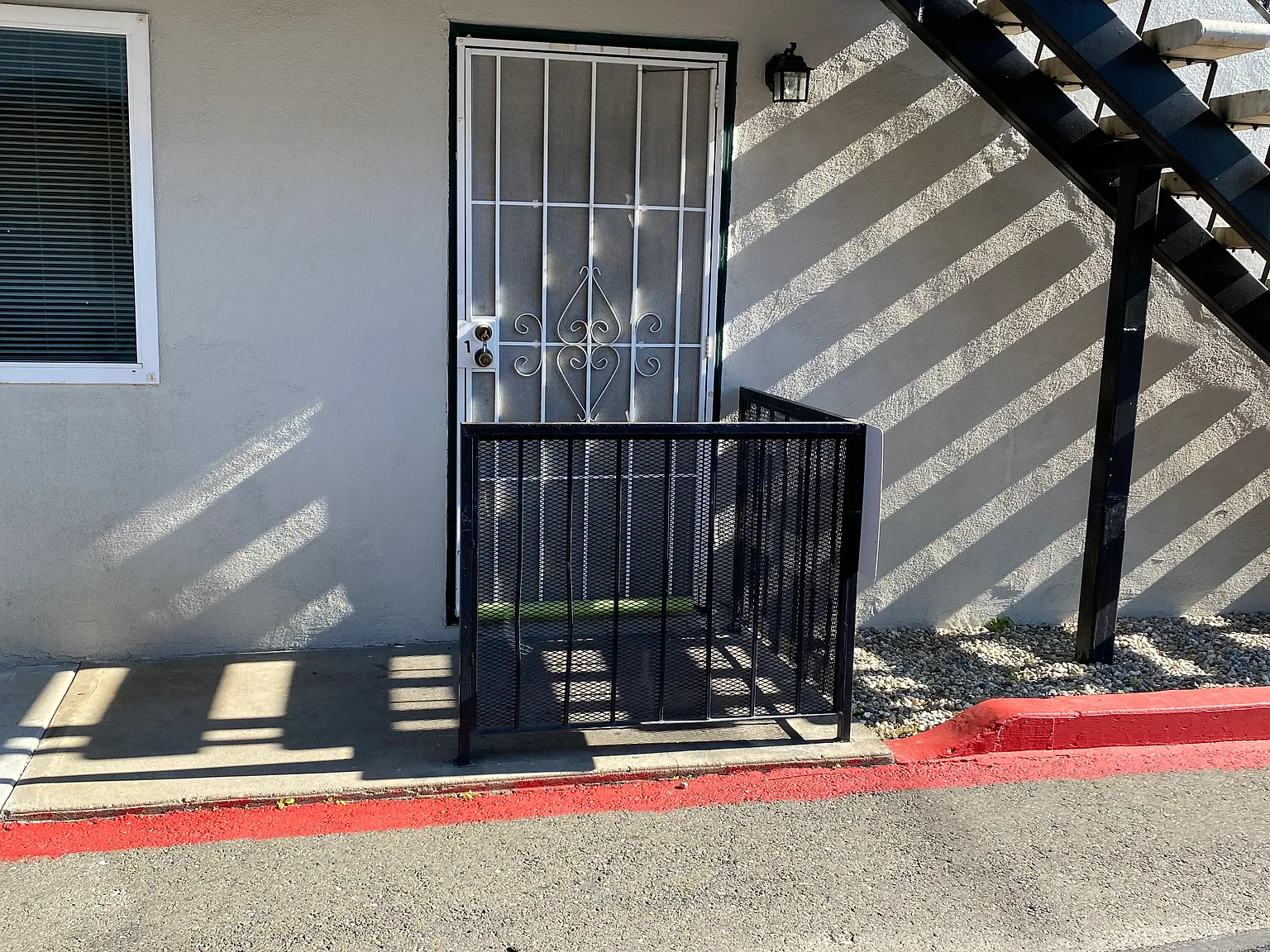 2 bed, 980 sqft, $1,900 — Photo 1