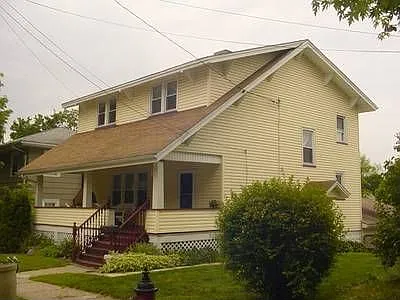 523 Stewart Ave photo 1
