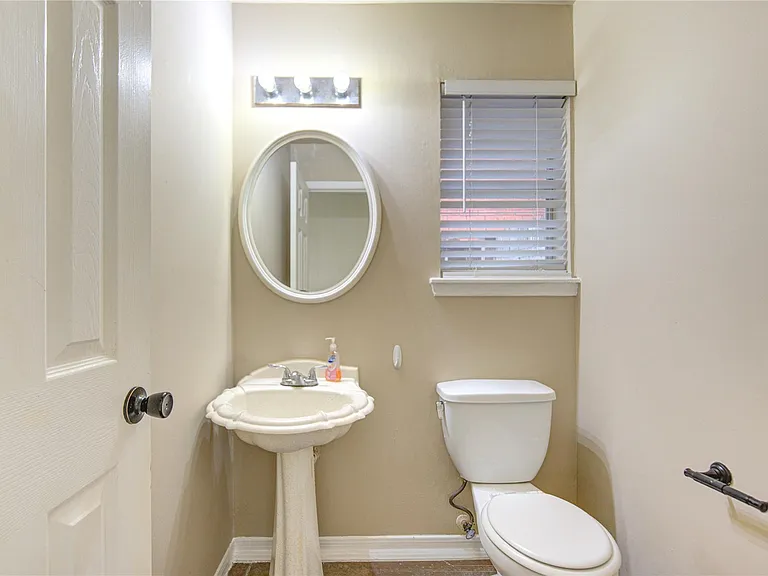 138 W New Meadows Dr — Photo 18