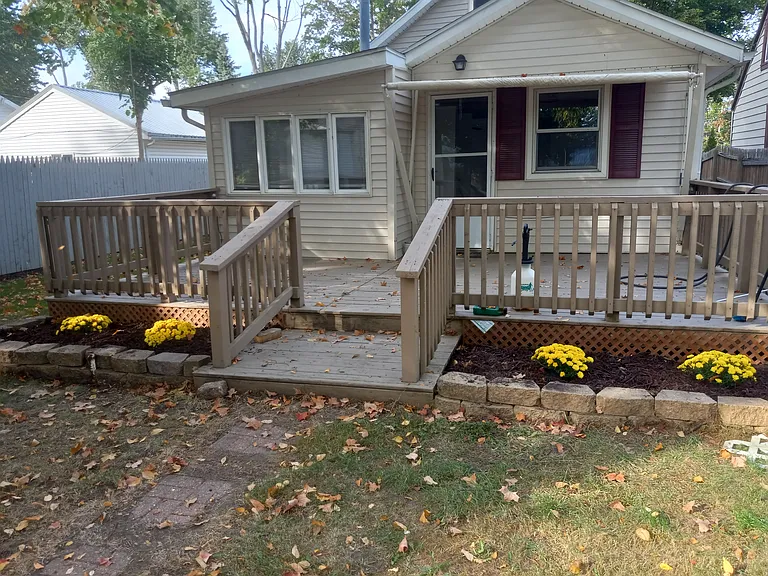 249 Garfield Ave — Photo 2