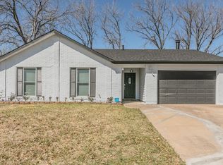 823 Sandalwood Ln, Arlington, TX 76017