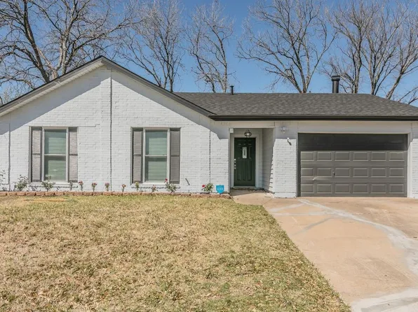 823 Sandalwood Ln, Arlington, TX 76017