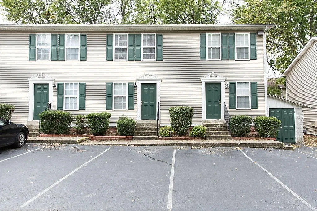 2 bed, 1.5 bath, 960 sqft, $875 — Photo 2