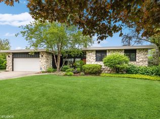 1750 Lake Eleanor Dr, Deerfield, IL 60015