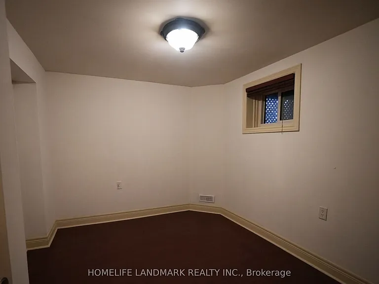 138 Newton Dr — Photo 45
