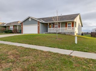 6923 SW 18th St, Topeka, KS 66615