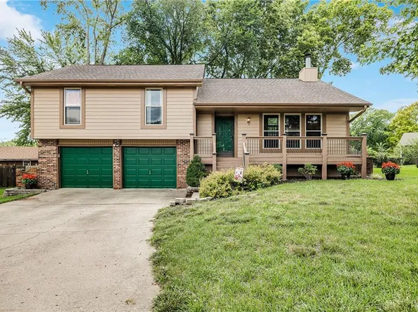 1501 NE Westwind Dr, Lees Summit, MO 64086