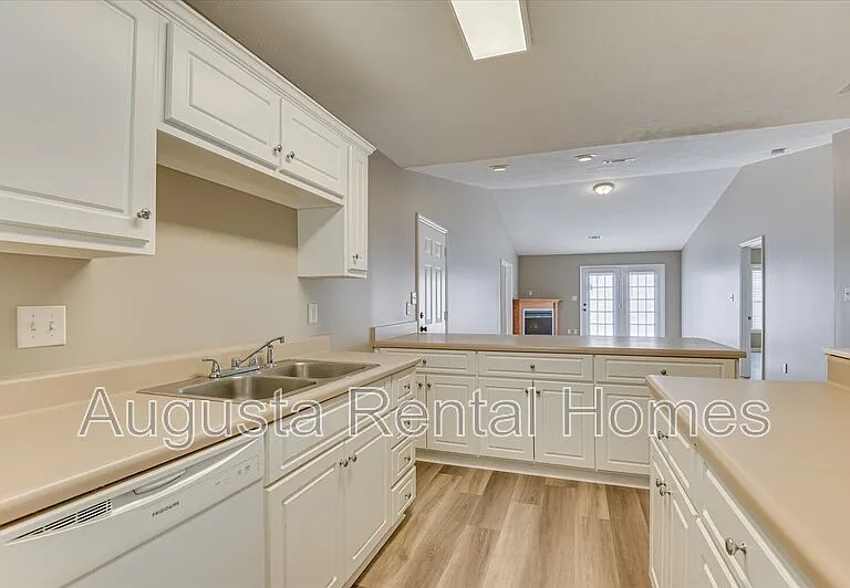 7002 Reagan Cir #1 — Photo 21