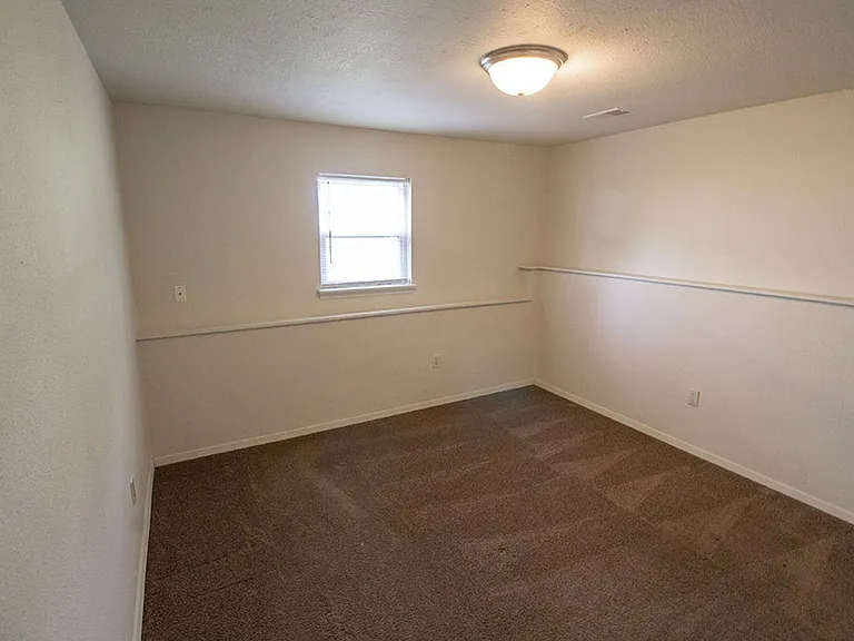 1013 W Ash St — Photo 22
