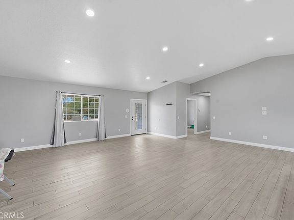 4th image of 18060 Walnut St