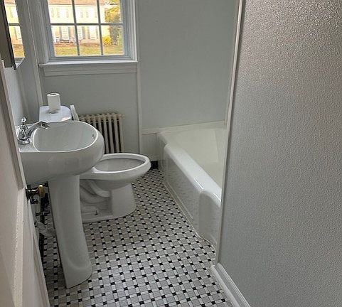 4th image of 134 Westmoreland Ct #3A