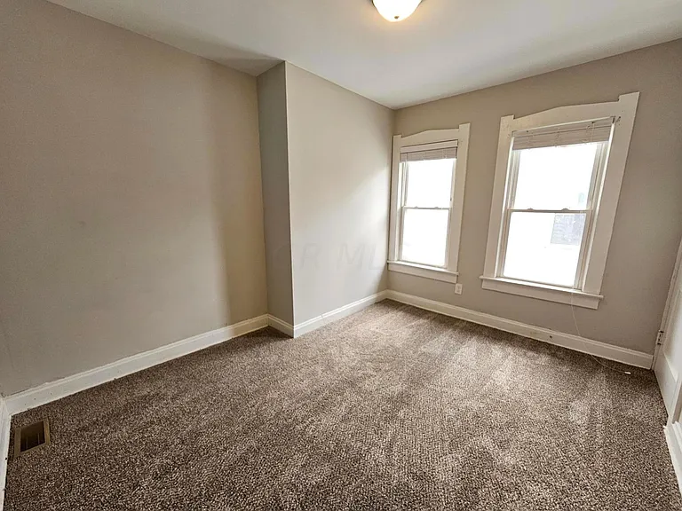 1064 Scott St — Photo 9