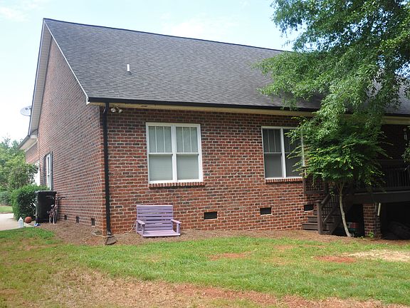 5th image of 934 Clear Creek Cir