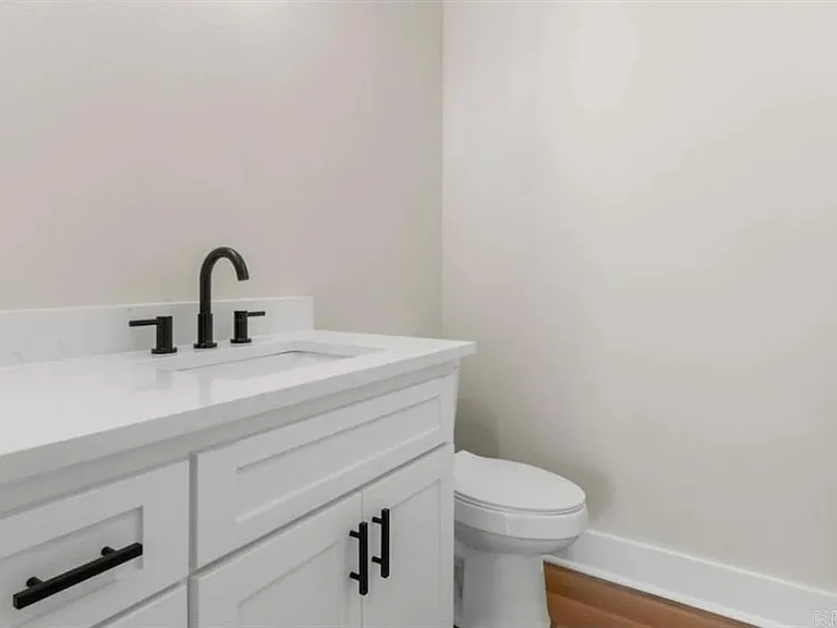 921 Banner St — Photo 10