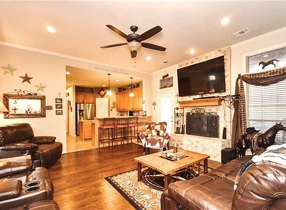 3rd image of 114 Palomino Dr