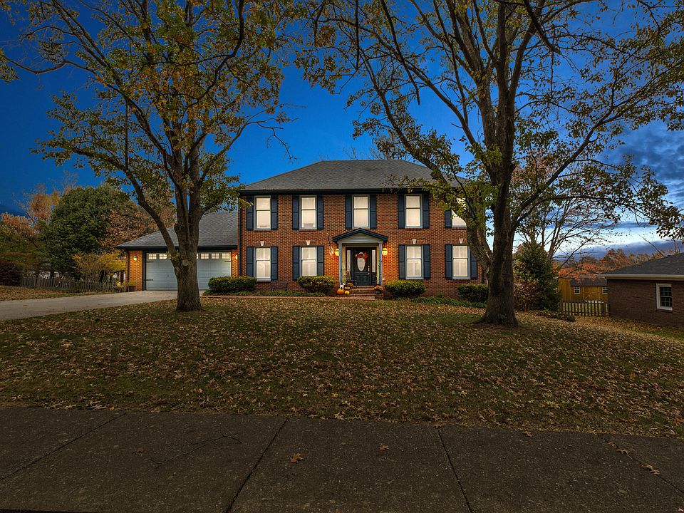 1st image of 22 Fontaine Blvd