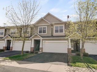 8556 Gateway Cir, Monticello, MN 55362