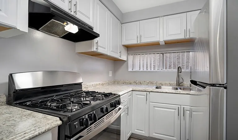 La Croix Apartments — Photo 33