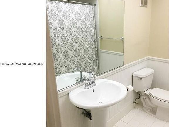 3rd image of 100 Lakeview Dr APT 206