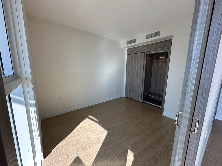 89 Nelson St #2604 — Photo 7
