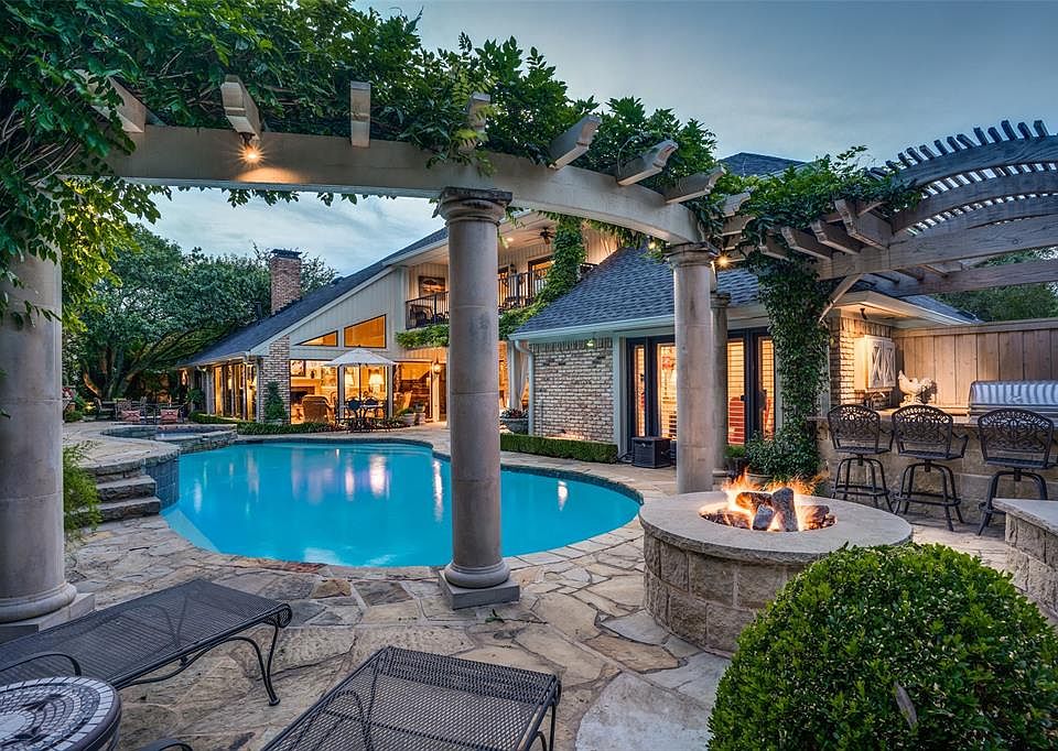 1st image of 17108 Club Hill Dr