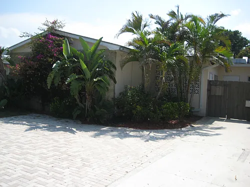1107 N Federal Hwy #B Photo 1