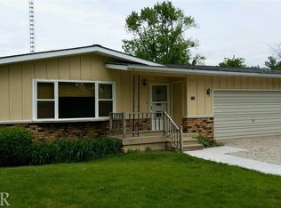 112 E 6th St, Gridley, IL 61744