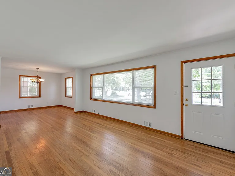 2188 Pawnee Dr SE — Photo 3