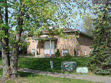 2nd image of 961-963 N Highland Ave SE
