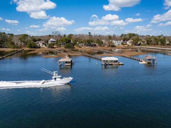 5648 Captain Kidd Rd, Hollywood, SC 29449