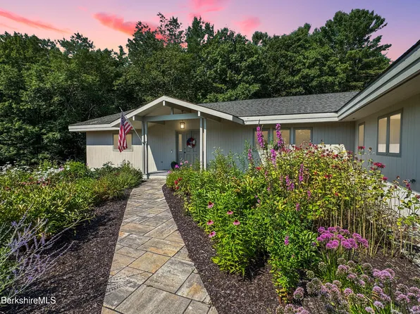 26 Westbrook Ter, Pittsfield, MA 01201