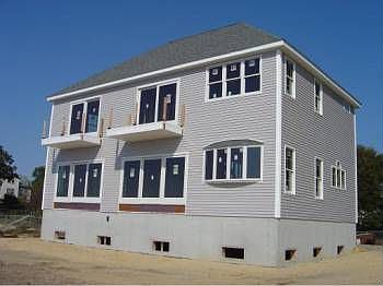 3rd image of 211 Palmer St