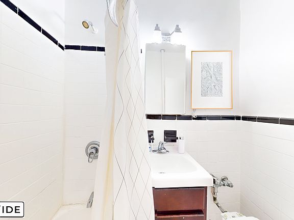 4th image of 55 W 105th St APT 2