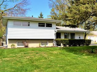 34W884 Clyde Pkwy, St Charles, IL