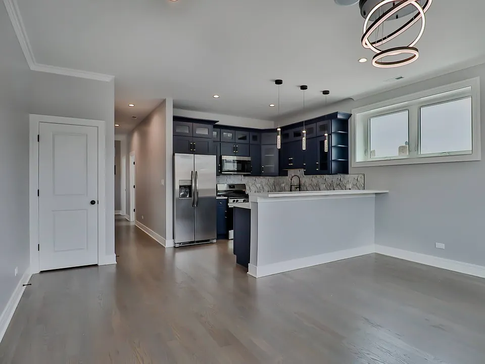 4827 S Saint Lawrence Ave #3
