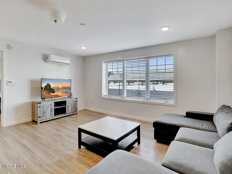 55 Brighton Ave #4 — Photo 17