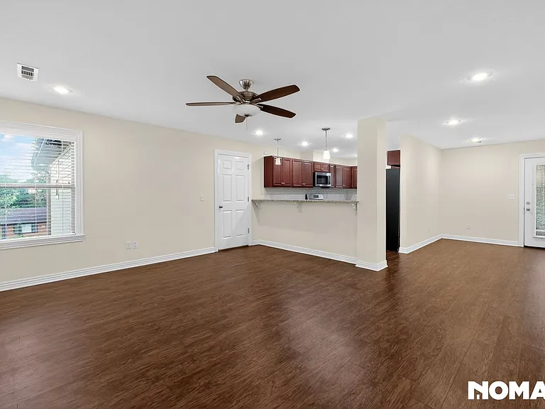 2088 E Custer Ln — Photo 8