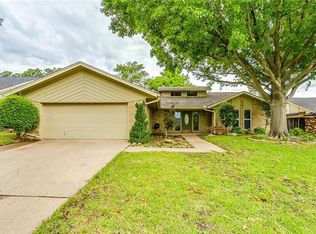 5605 Trail Crest Dr, Arlington, TX 76017