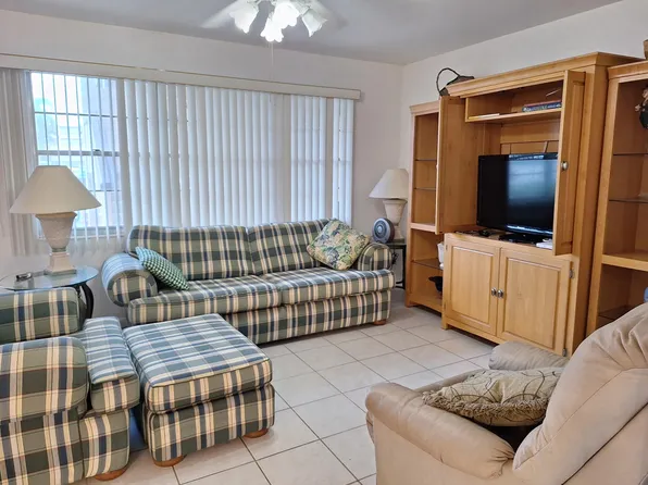 1010 Wolverton Dr #A, Boca Raton, FL 33434