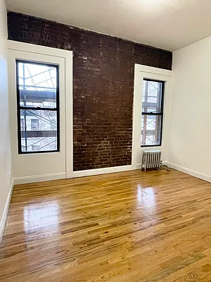 Rented by Jonis Realty | media 9