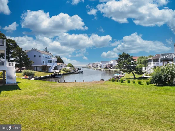 1271 Captains Corridor, Greenbackville, VA 23356