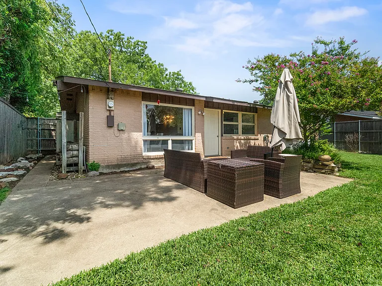 1511 Meadow View Dr — Photo 24