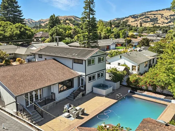15 Arbor Circle, Novato, CA 94947