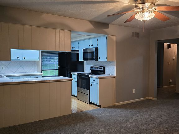 3rd image of 161 Milwood Dr